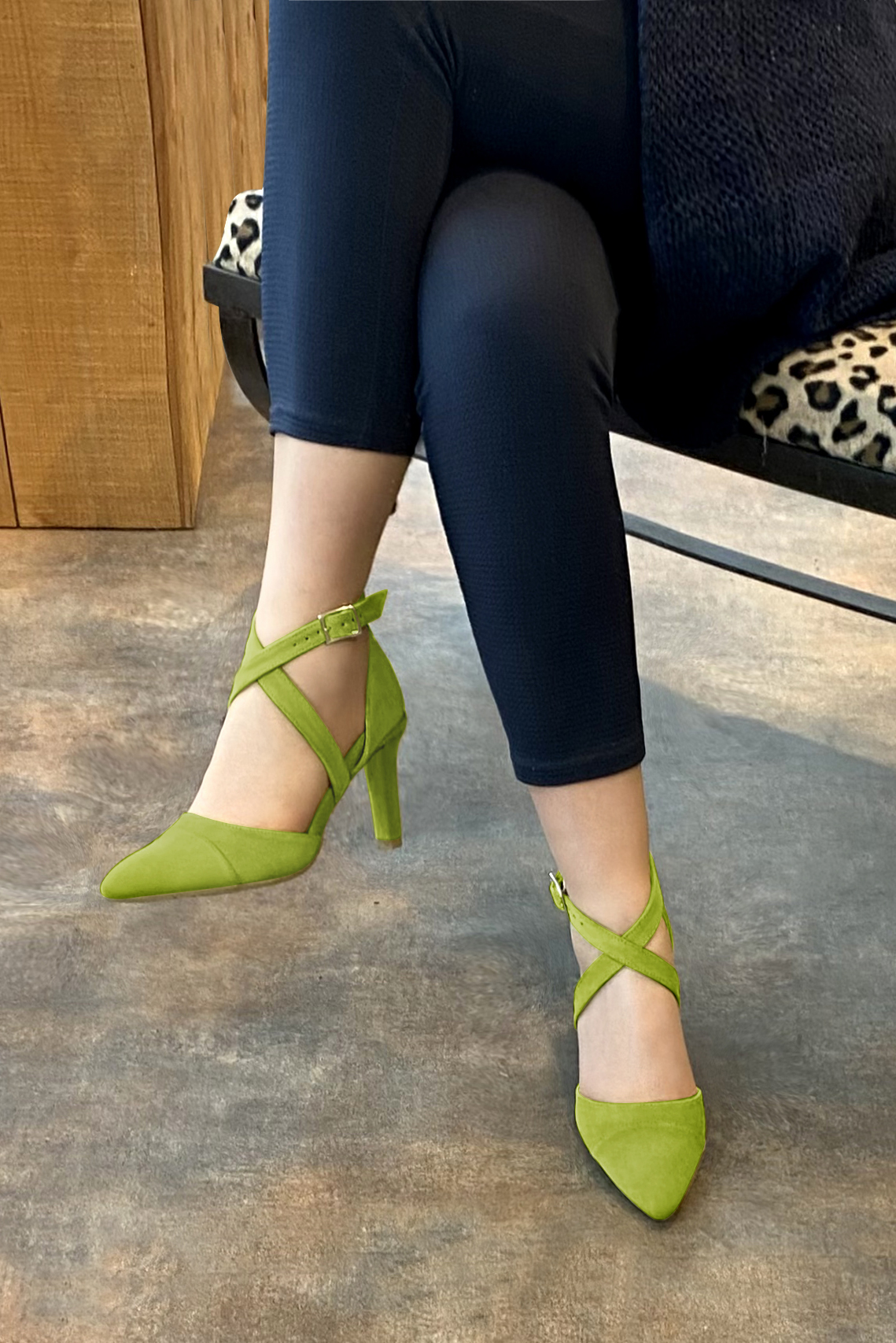 Grass green women's open side shoes, with crossed straps. Tapered toe. High slim heel. Worn view - Florence KOOIJMAN